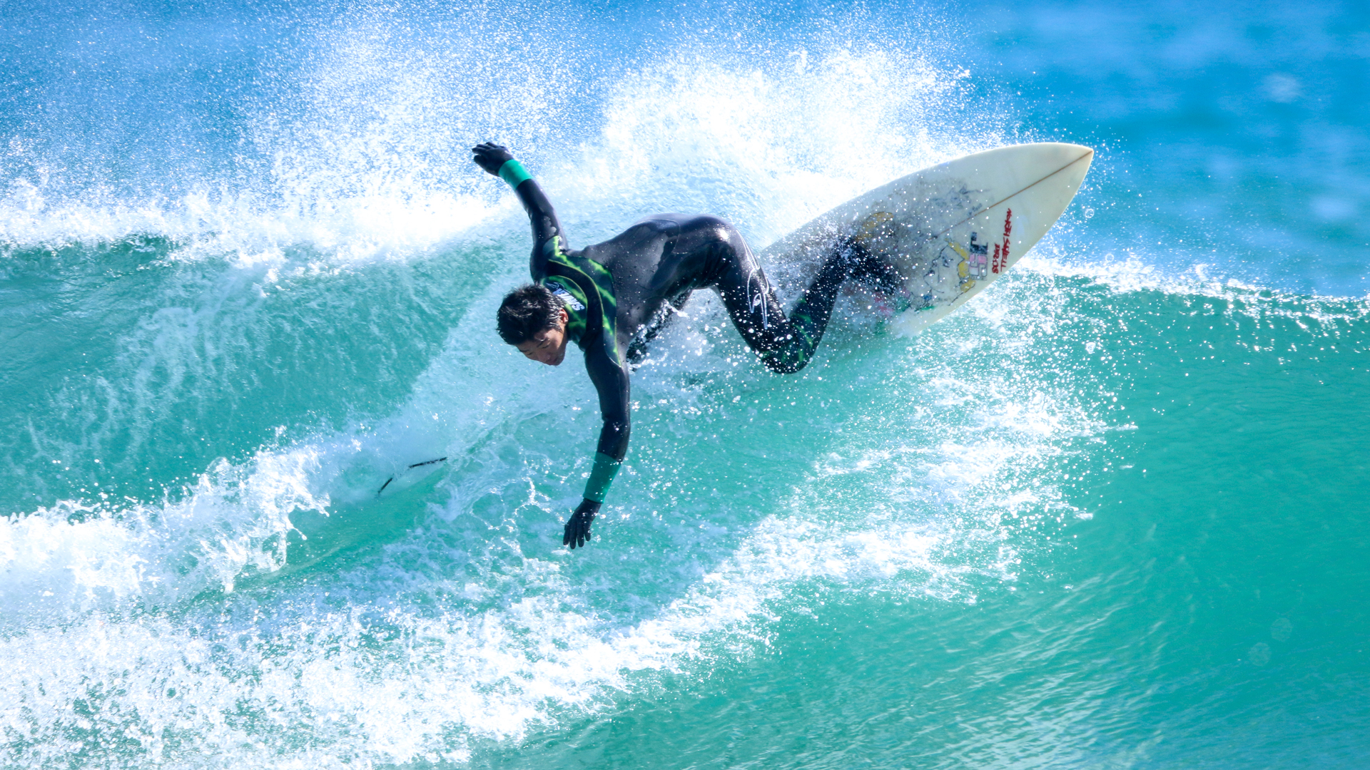 surf-in-fukushima-by-javier-sauras-05