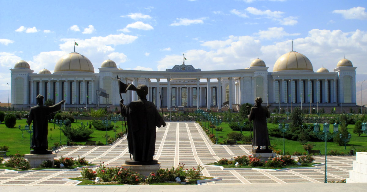 ashgabat_-_national_library_3891768059